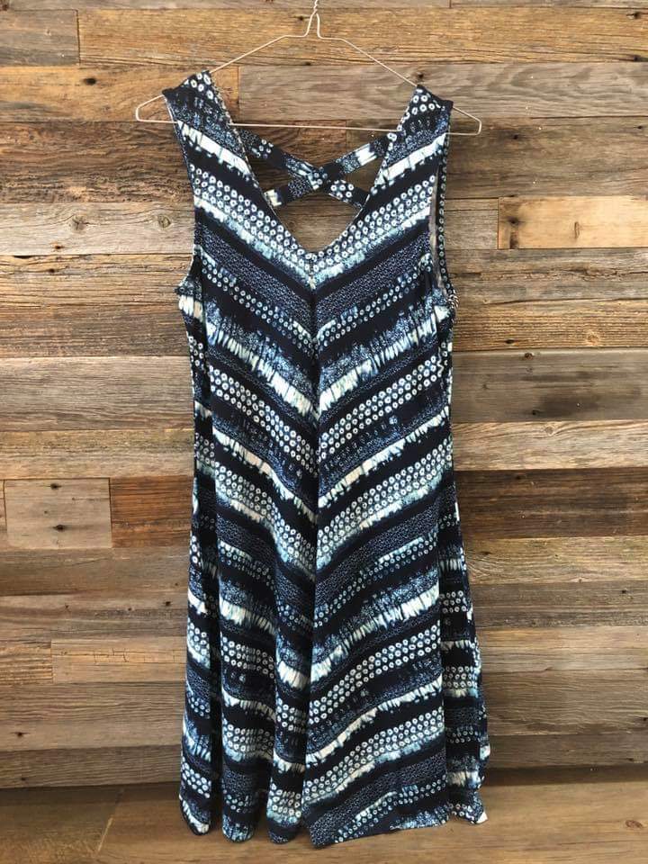 Ladies Sleeveless Point Zero Dress Size XL Criss Cross Back Chevron De –  Runwayz Boutique
