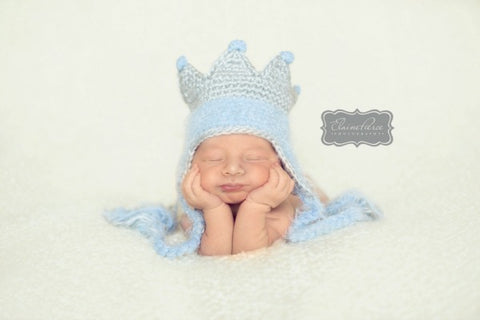 Daisy Baby Knitted Prince Albert Crown Toque Photo Prop Size 0 to 6 Months Only Blue